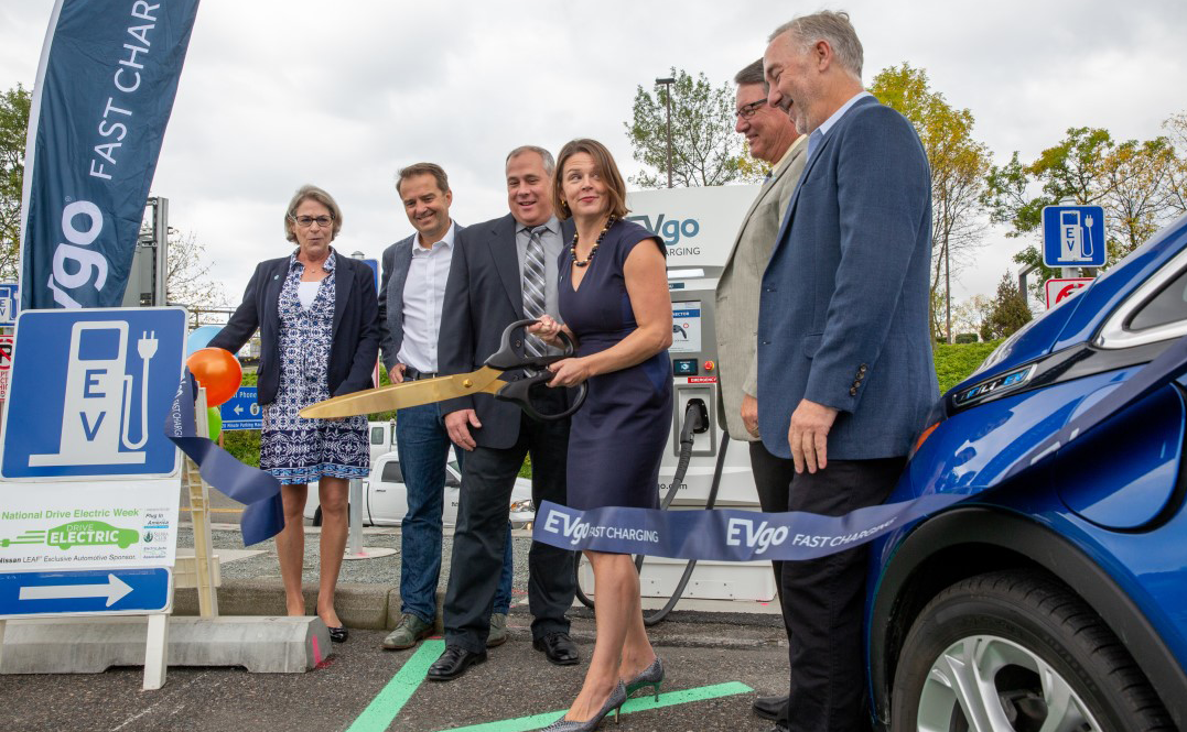 City of SeaTac celebrates fast charging EV Stations at SeaTac Airport